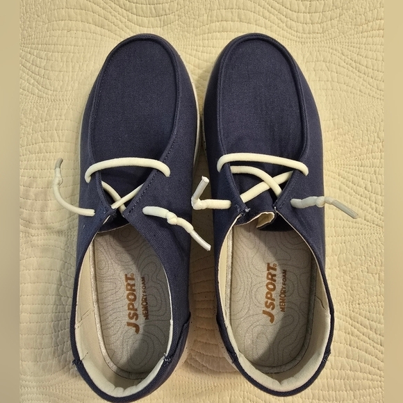 NIB JSport Ladies Slip On Sneaker - Picture 2 of 5